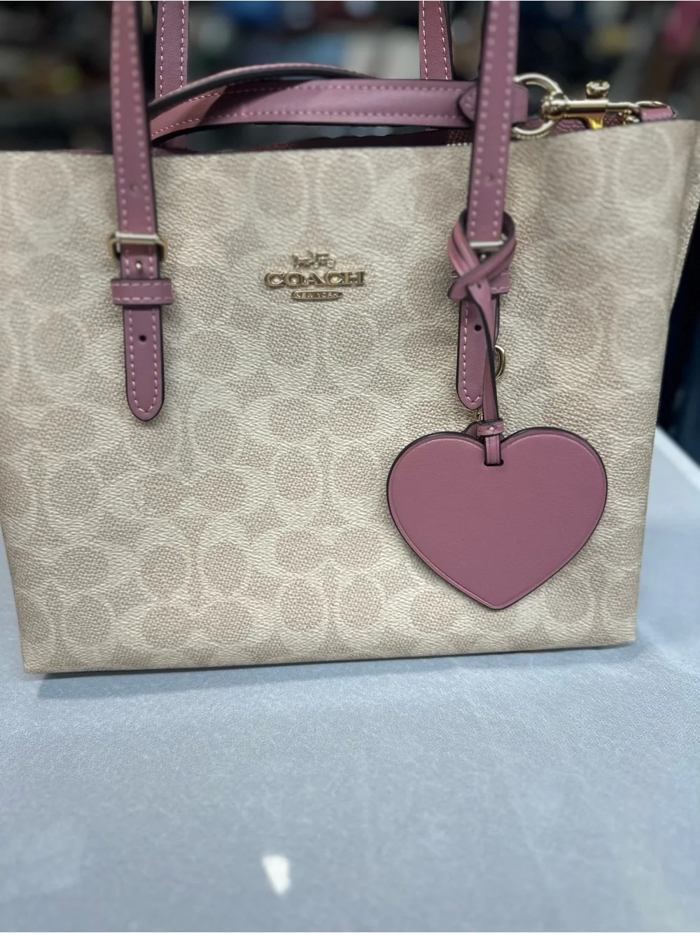 Coach Mollie Tote Bag 25 In Signature Canvas With Heart Charm. New no tag